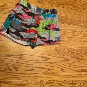TEREZ RAINBOW CAMOUFLAGE GIRLS MEDIUM SHORTS